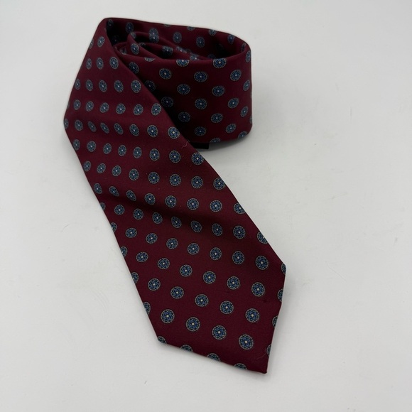 Robert Talbott Tie Mens Silk Maroon Blue Medallion 3 inch Hand Sewn - Picture 1 of 3